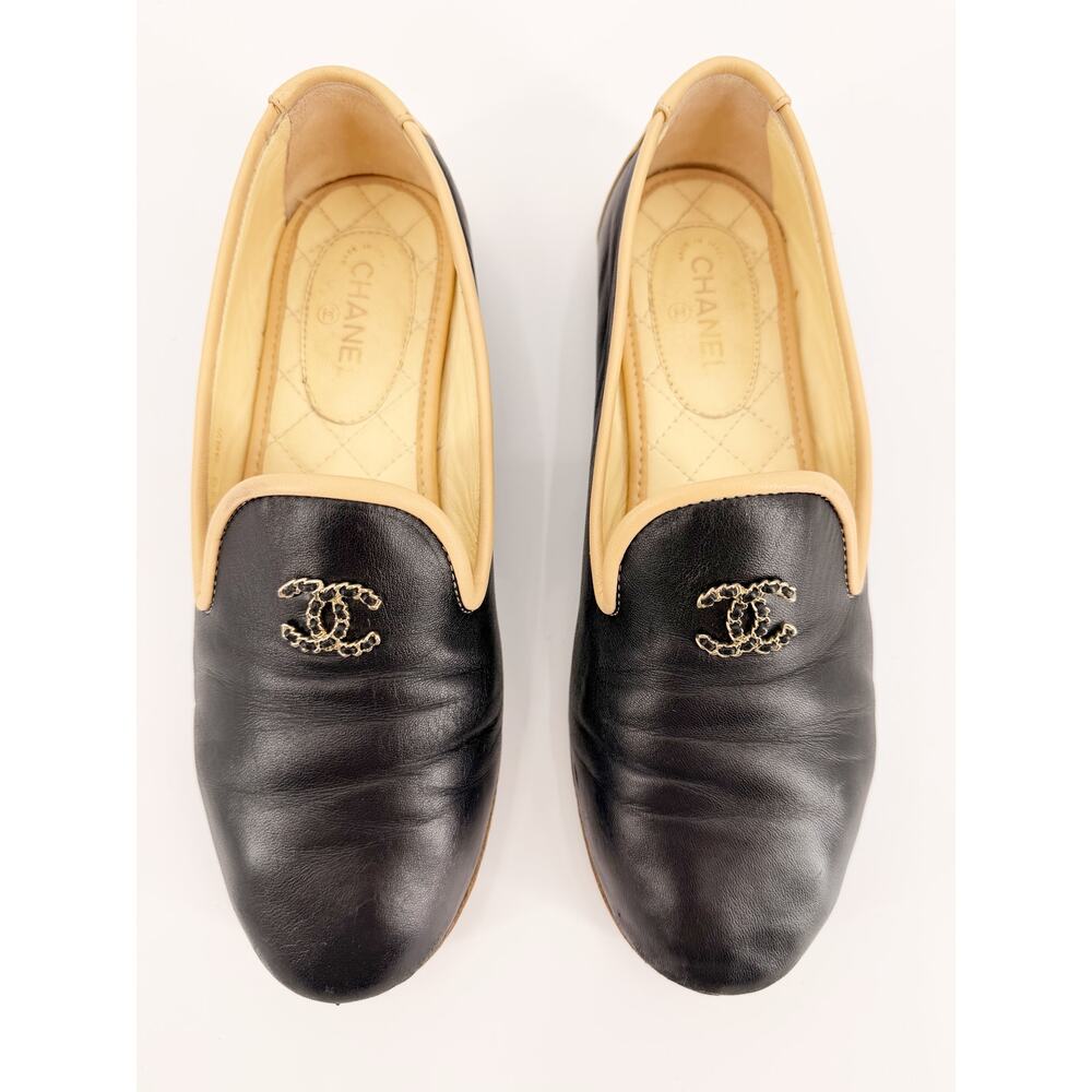 Chanel Black CC Logo Slipper Loafers Lambskin Beige Trim Flats Size 36.5 EU 6.5